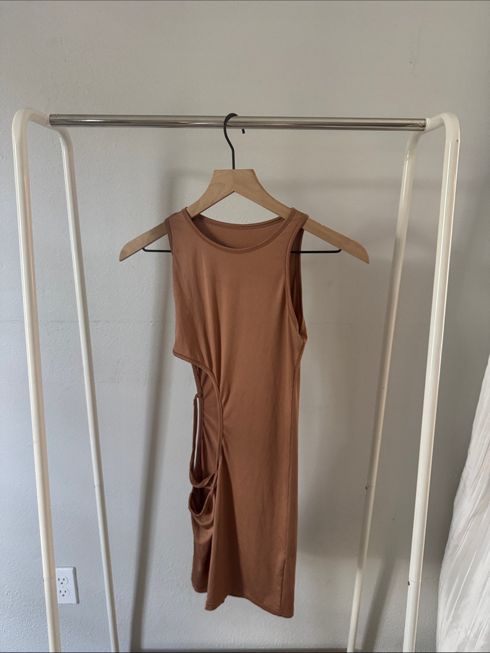 Sleeveless Brown Side-Cut Midi Dress